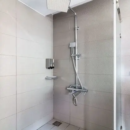 Basic Tek Büyük Yataklı Oda