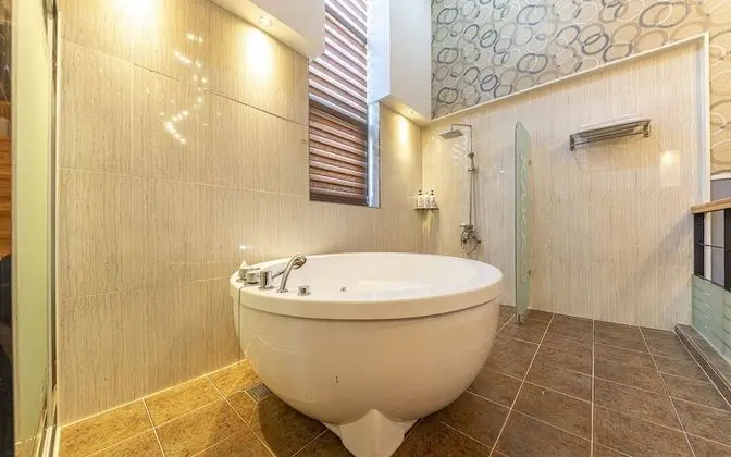 Oda (Duplex (with styler microwave bathtub)