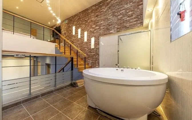 Oda (Duplex (with styler microwave bathtub)