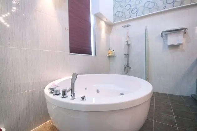 Oda (Duplex (with styler microwave bathtub)