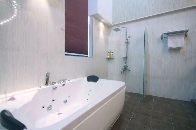 Oda (Duplex (with styler microwave bathtub)