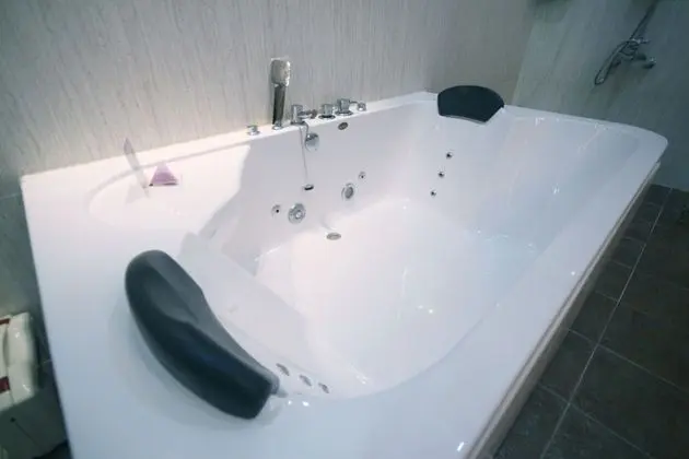 Oda (Duplex (with styler microwave bathtub)