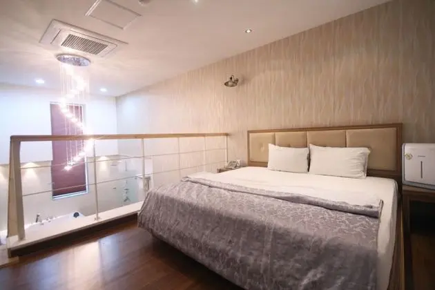 Oda (Duplex (with styler microwave bathtub)