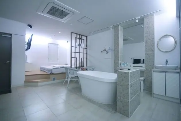 Oda (Single floor (with styler microwave b)