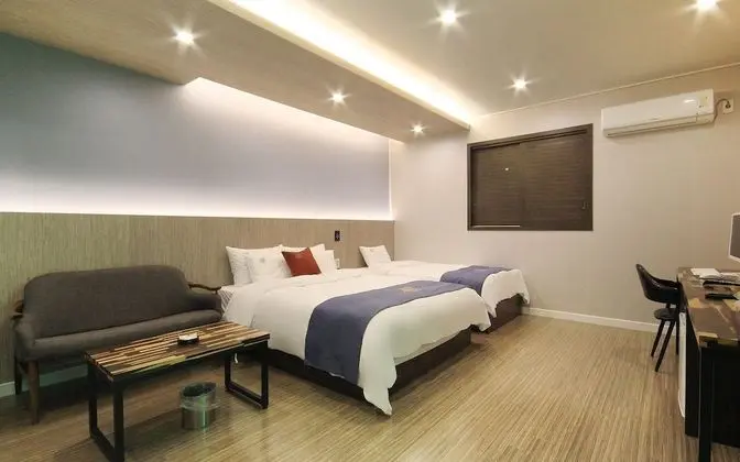 Oda (Twin (Breakfast included Double+Singl)