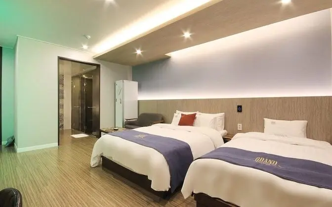 Oda (Twin (Breakfast included Double+Singl)