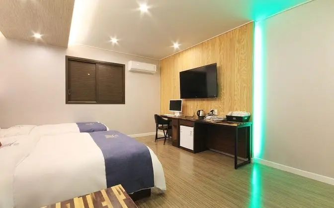 Oda (Twin (Breakfast included Double+Singl)