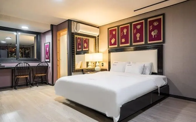 Oda (3F Deluxe Room (Netflix Available Sty)