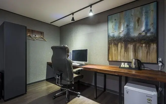 Oda (3F Deluxe Room (Netflix Available Sty)