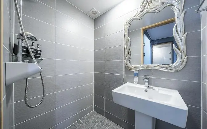 Oda (3F Deluxe Room (Netflix Available Sty)