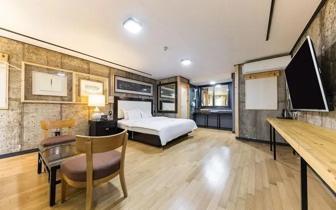 Oda (3F Deluxe Room (Netflix Available Sty)