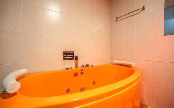 Oda (Deluxe (Whirlpool Bath/Super King Siz)