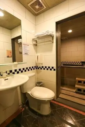 Basic Tek Büyük Yataklı Oda