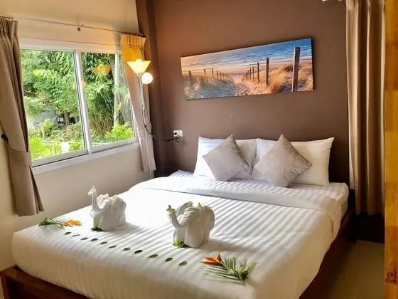 Deluxe Oda, Havuz Manzaralı