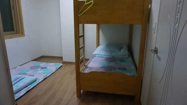 Üç Kişilik Oda