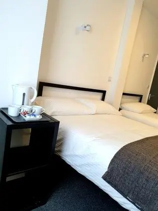 Üç Kişilik Oda