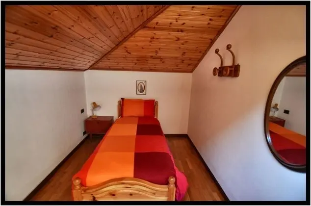 Tek Kişilik Oda, Ortak Banyo (red shelter)