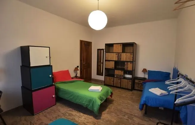 Üç Kişilik Oda, Ortak Banyo