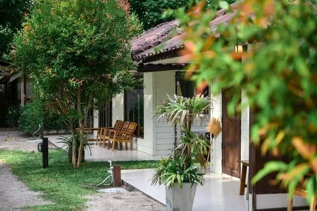 Seaview 2nd row Bungalow