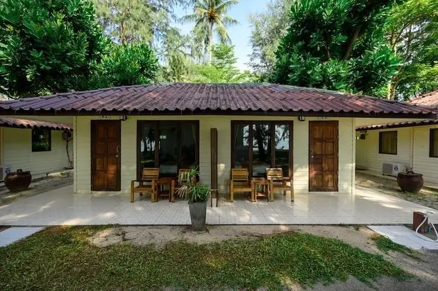 Seaview 2nd row Bungalow