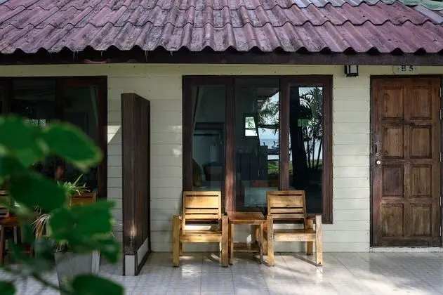 Seaview 2nd row Bungalow