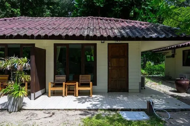 Seaview 2nd row Bungalow