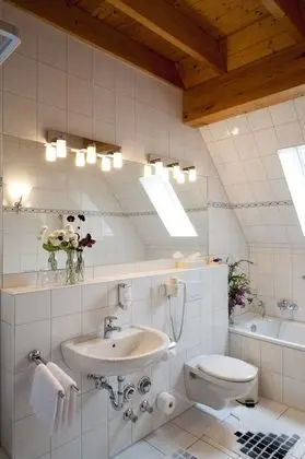 Tek Büyük Yataklı Oda, 1 Büyük (Queen) Boy Yatak, Sigara İçilmez