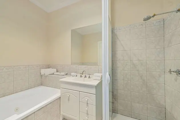 Executive Oda, 1 Büyük (Queen) Boy Yatak, Sıcak Su Küveti