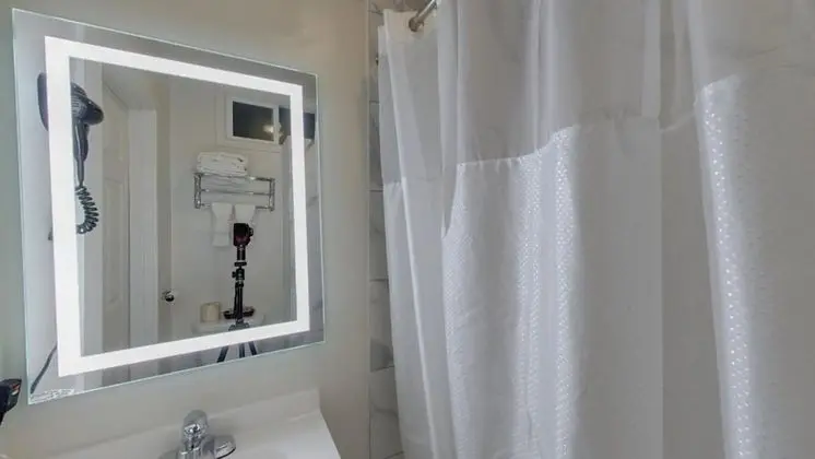 Standard Oda, 1 Büyük (Queen) Boy Yatak, Özel Banyo