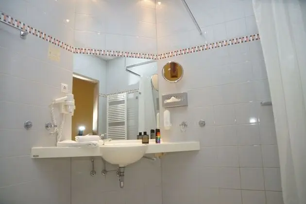 Classic Tek Büyük Yataklı Oda