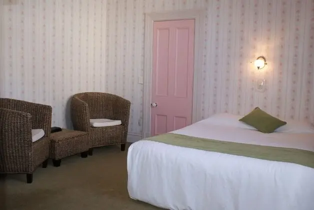 Villa (Pink Room)