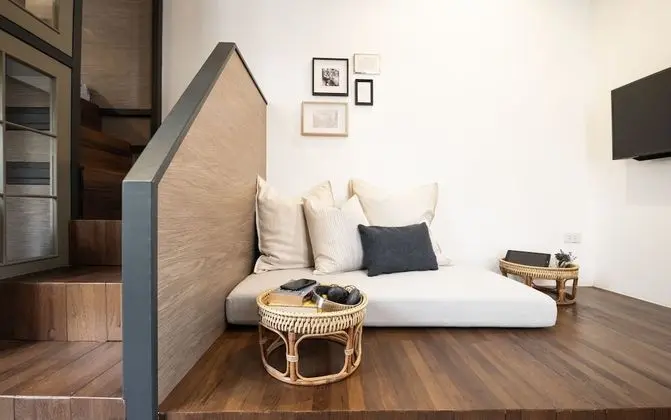 Private Room with Shared Bathroom
