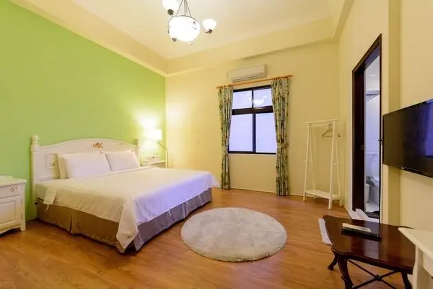 Deluxe Tek Büyük Yataklı Oda (203)