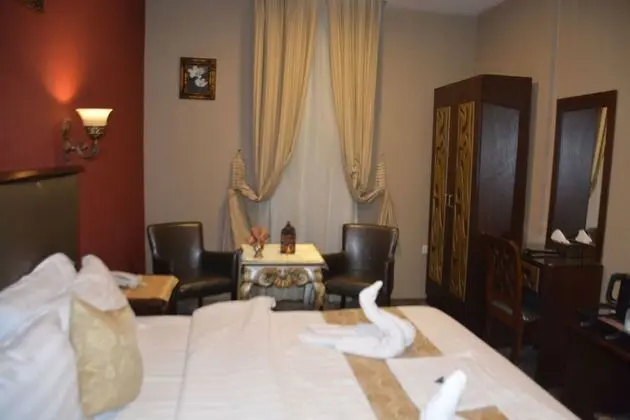 Economy Tek Büyük veya İki Ayrı Yataklı Oda