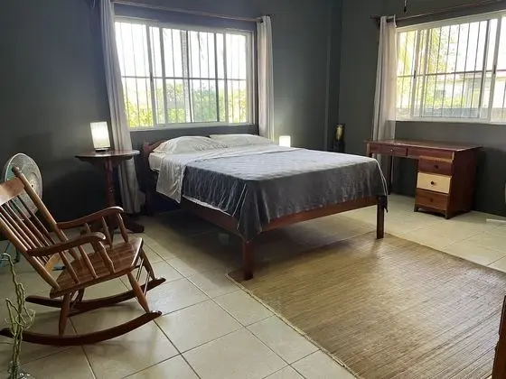 Warrie Head Zoo House