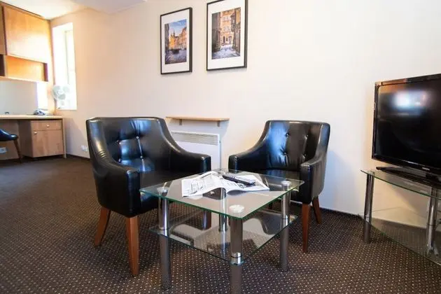 Basic Tek Büyük Yataklı Oda