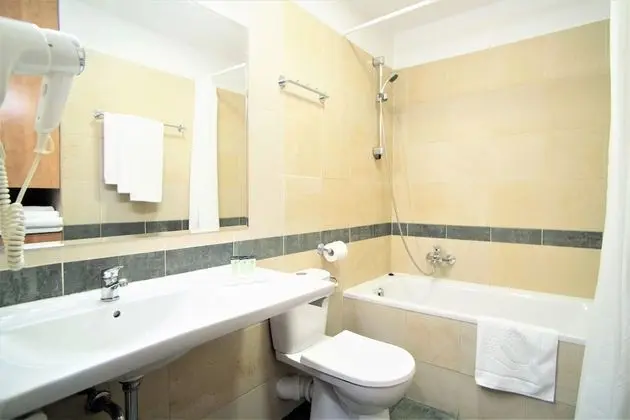 Basic Üç Kişilik Oda