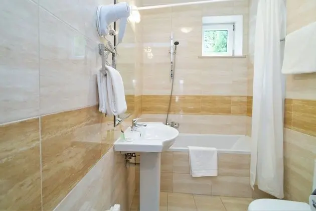 Basic İki Ayrı Yataklı Oda, Küçük Mutfak