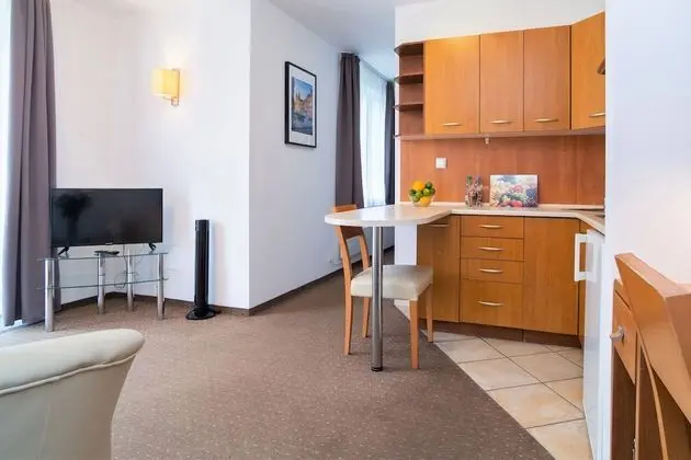 Basic Tek Büyük Yataklı Oda, Küçük Mutfak