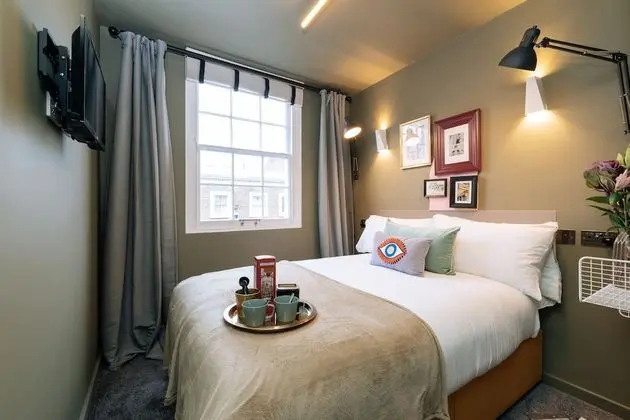 Classic Tek Büyük Yataklı Oda