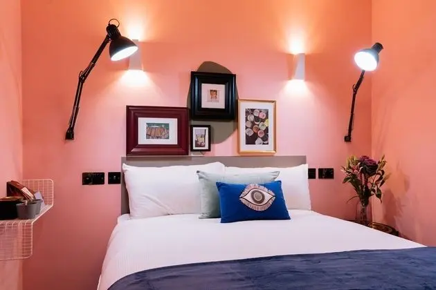 Classic Tek Büyük Yataklı Oda