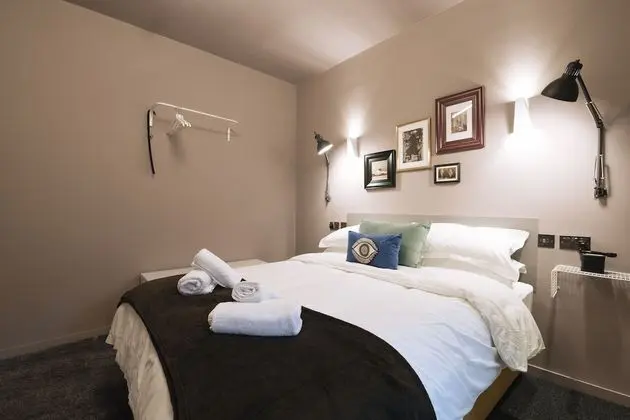 Classic Tek Büyük Yataklı Oda