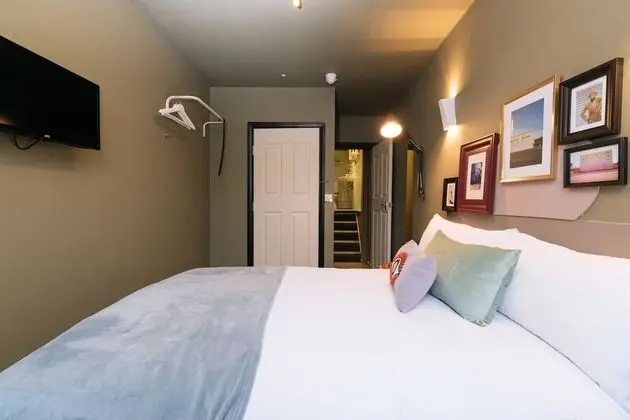 Classic Tek Büyük Yataklı Oda