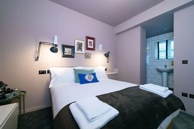 Classic Tek Büyük Yataklı Oda