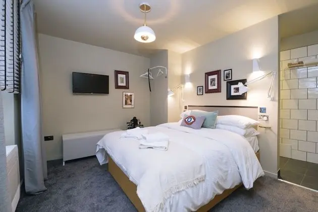 Double Room (Lower Ground)