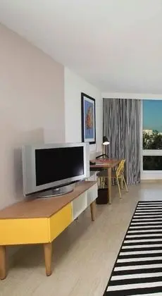 Harbour Deluxe Balcony - Double Double Adults Only