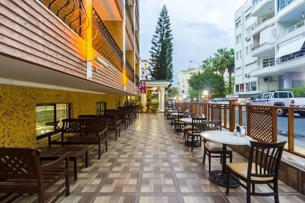 Üç Kişilik Oda