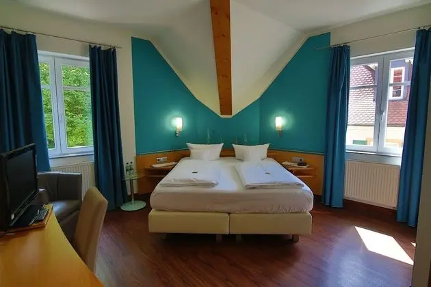 Tek Büyük Yataklı Oda, Balkon