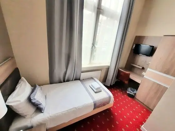 Tek Kişilik Oda, 1 Tek Kişilik Yatak