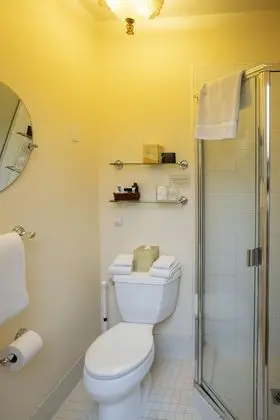 Standard Tek Büyük Yataklı Oda, Banyolu/Duşlu
